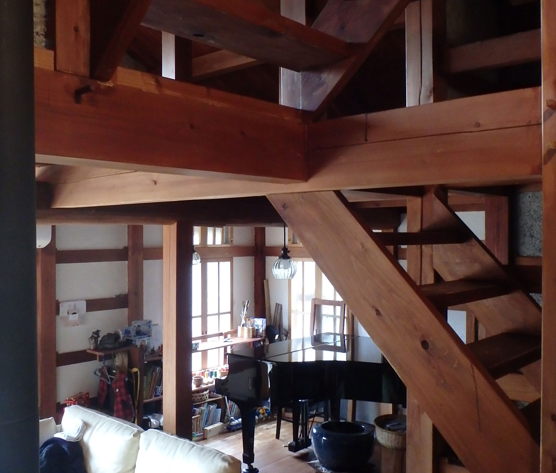 ピアノ　階段　スキップフロア　伝統工法